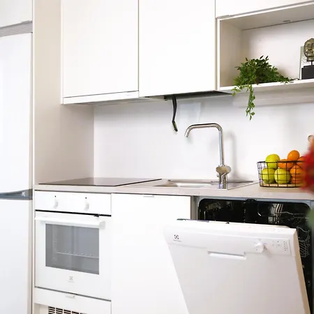 New 3-Bed Apartment & Free Garage Parking Вантаа Экстерьер фото
