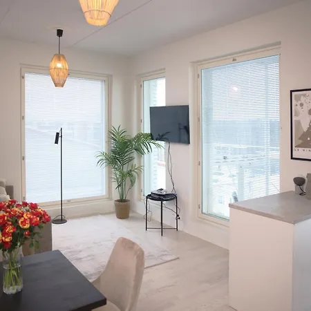 New 3-Bed Apartment & Free Garage Parking Вантаа Экстерьер фото