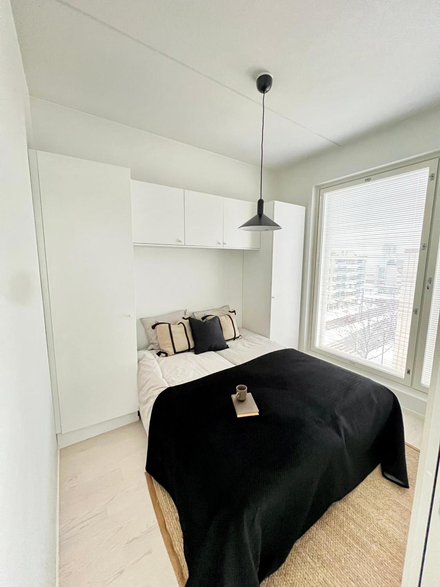 New 3-bed & Free Garage Parking * Вантаа