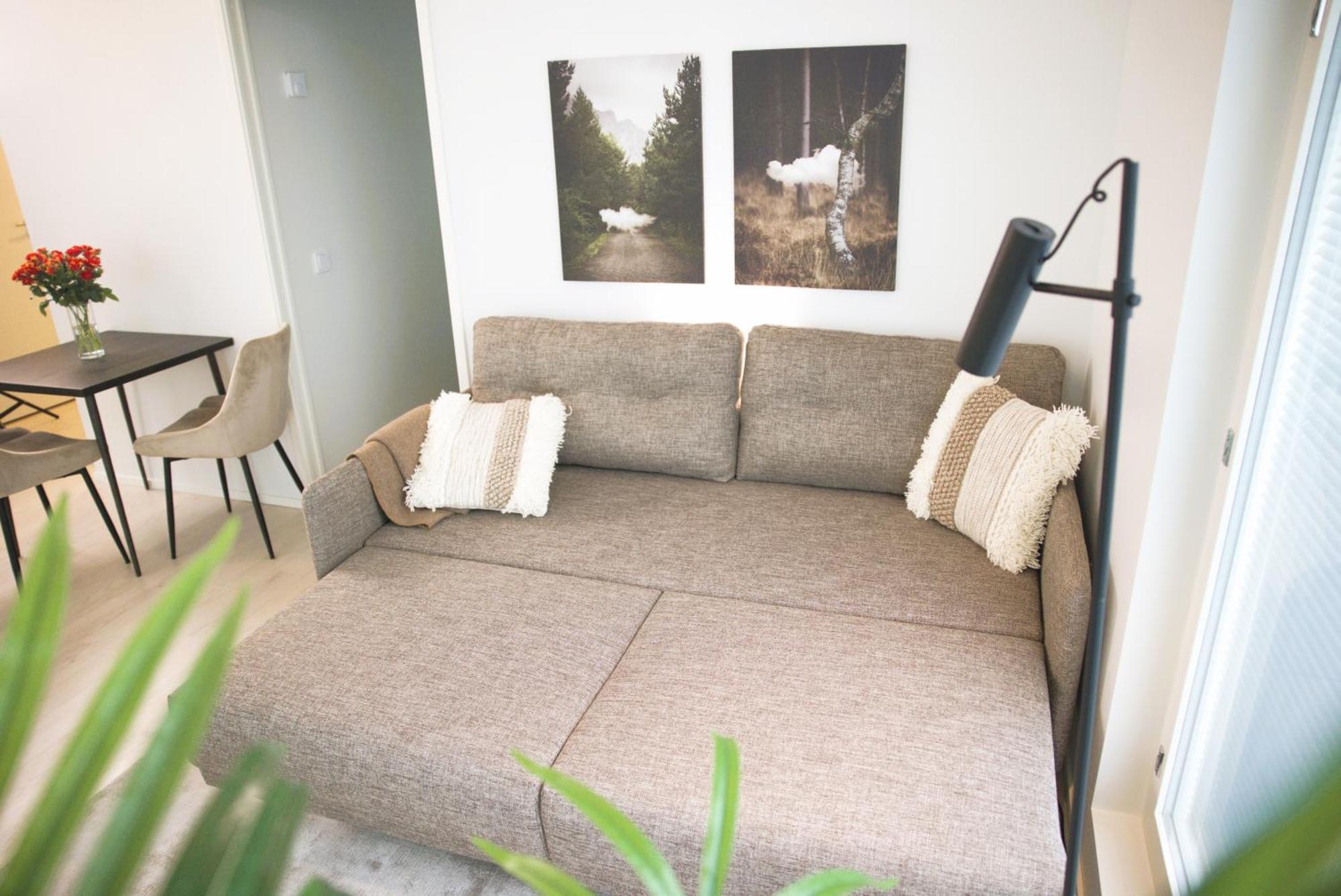 New 3-bed & Free Garage Parking